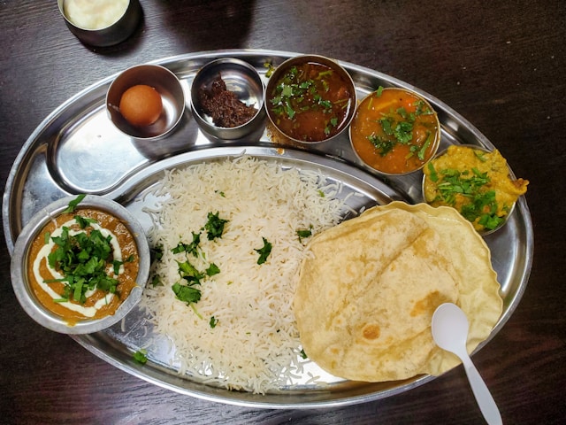 Qué es un Thali: la forma tradicional de comer en la India